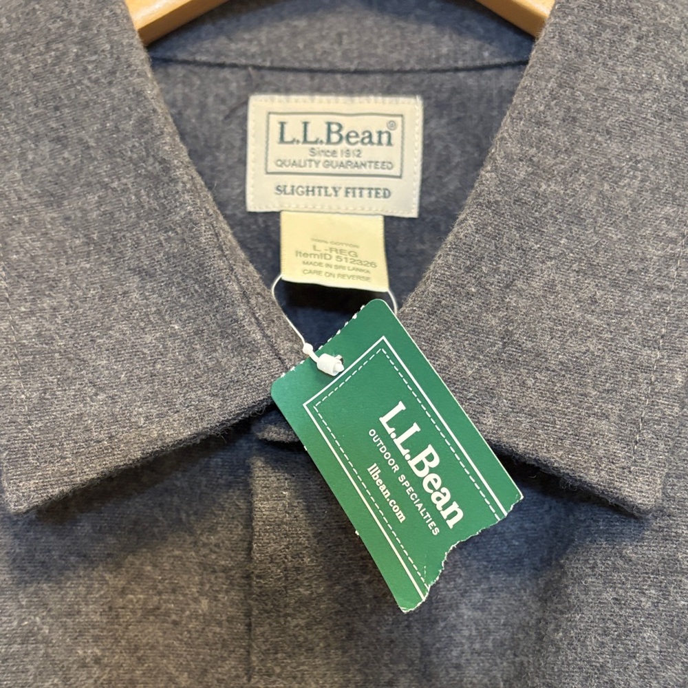 L.L. Bean Men's Chamois Shirt Slightly Fitted - Picture 3 of 8